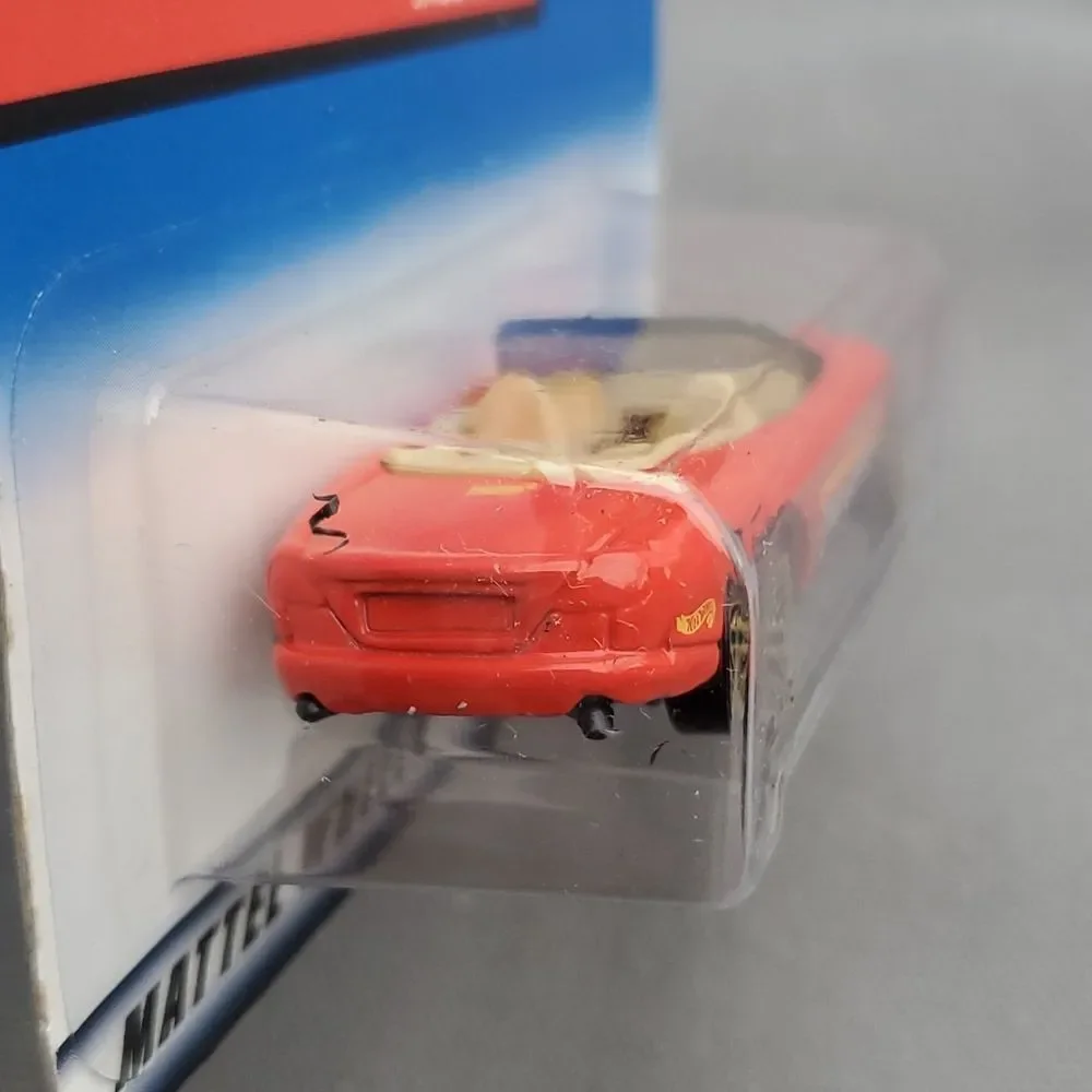 Hot Wheels Jaguar XK8 21318
